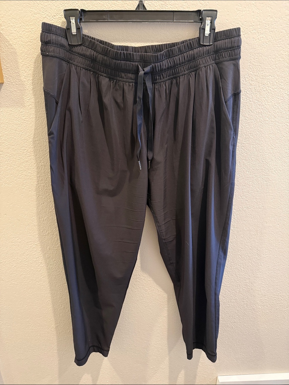 Women’s Lululemon dance studio Pants III